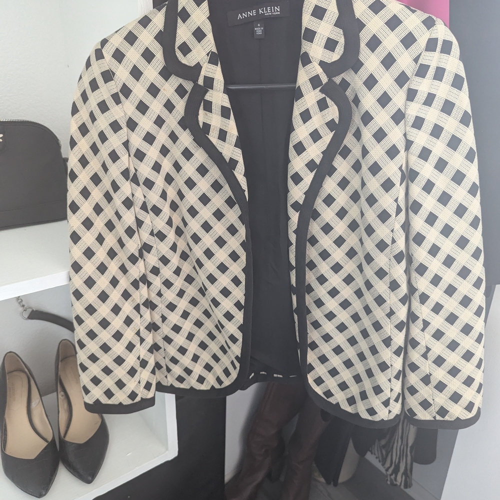 Anne Klein Black and White Blazer with Geometric Pattern